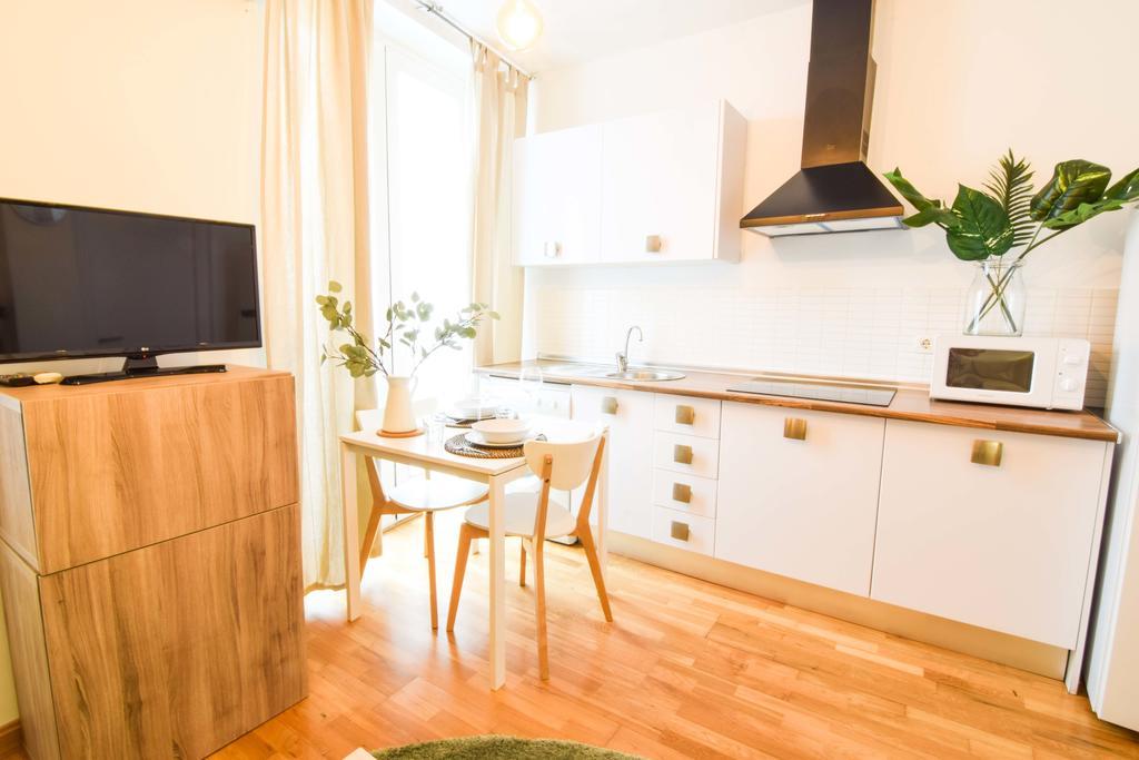 Letmalaga Carreteria Apartment Luaran gambar